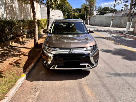 MITSUBISHI OUTLANDER 3.0 MIVEC V6 GASOLINA HPE-S AWD AUTOMÁTICO MITSUBISHI OUTLANDER 3.0 MIVEC V6 GASOLINA HPE-S AWD AUTOMÁTICO